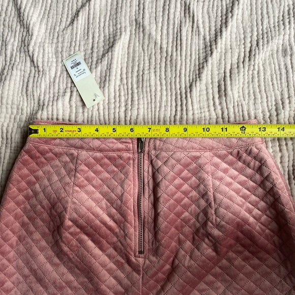 Francesca’s Mi Ami Mila Quilted Pink Mini Skirt Size Small NWT - Picture 4 of 5